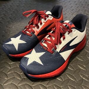USA edition Brooks Launch size 6.5